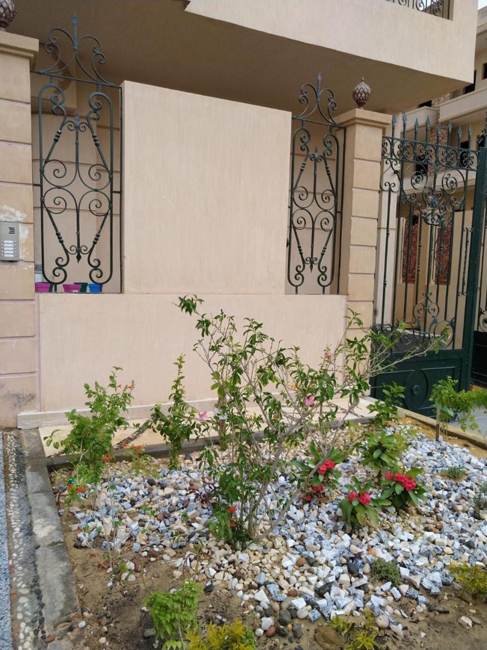 Apartment 259 Alyasmeen 5 *